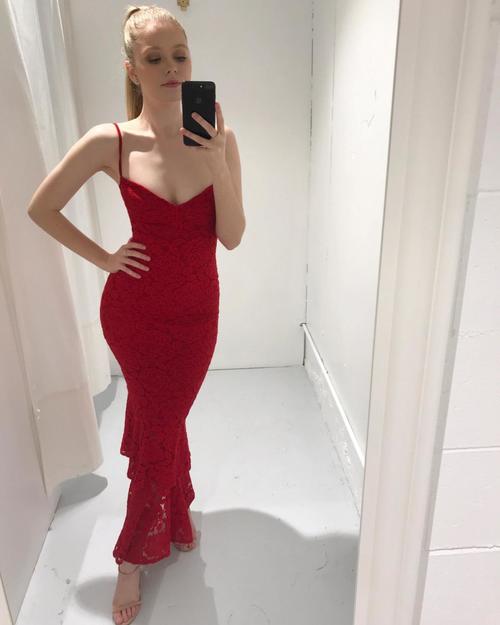 Rent NOOKIE Liana Lace Gown (Red)- RRP 