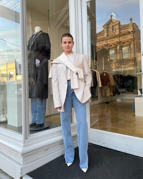 COBAIN JEAN – VIKTORIA \u0026 WOODS