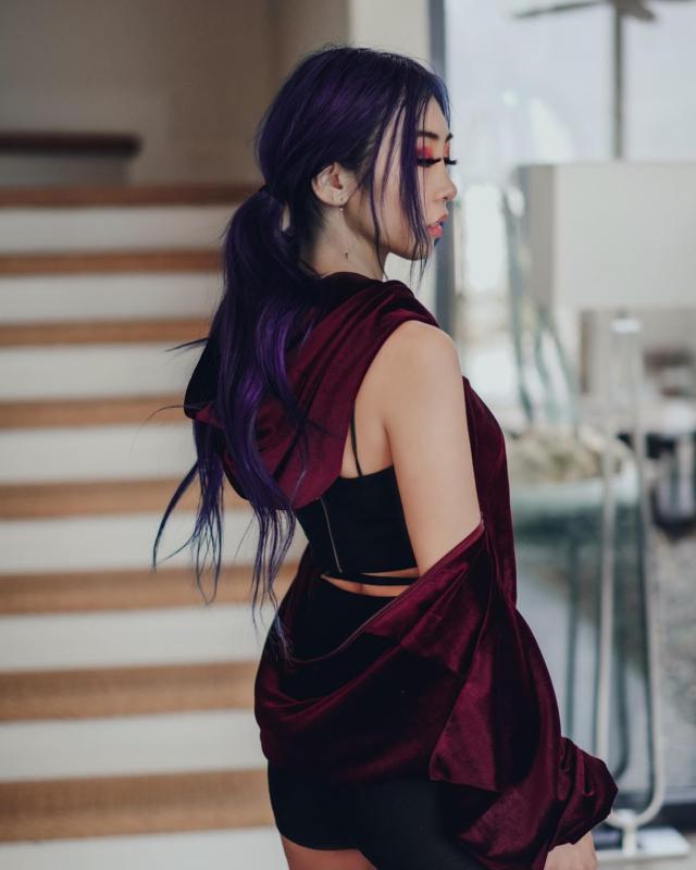 Lychee The Label Red Velvet Open Back Detail Hoodie Medium